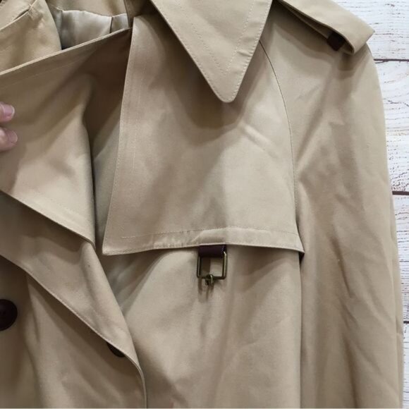VINTAGE ÉTIENNE AIGNER EQUESTRIAN MAXI TRENCH COAT IN TAN - Picture 4 of 16